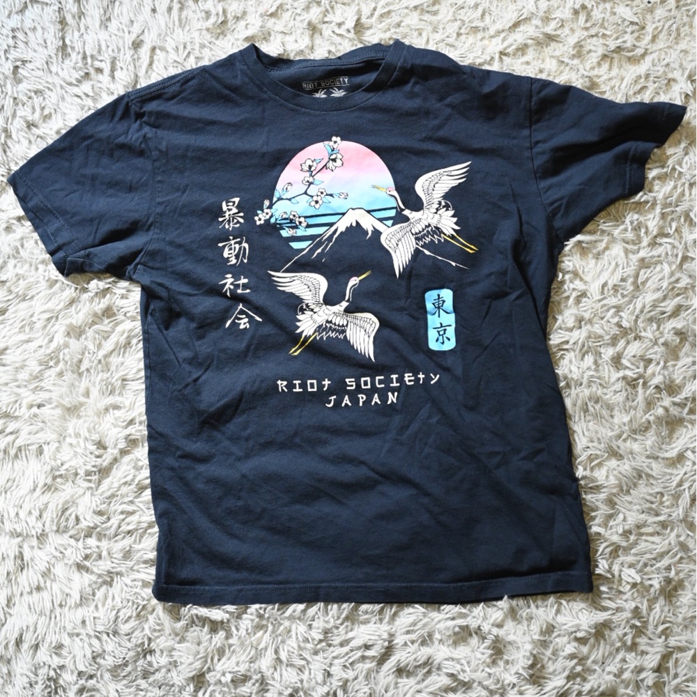 Mens Riot Society Birds of Paradise Fuji Cherry Blossom Tee Navy Size Medium